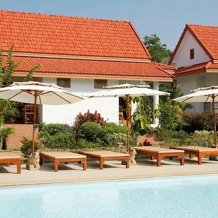 Armonia Village Resort And Spa Chumphon Exteriör bild