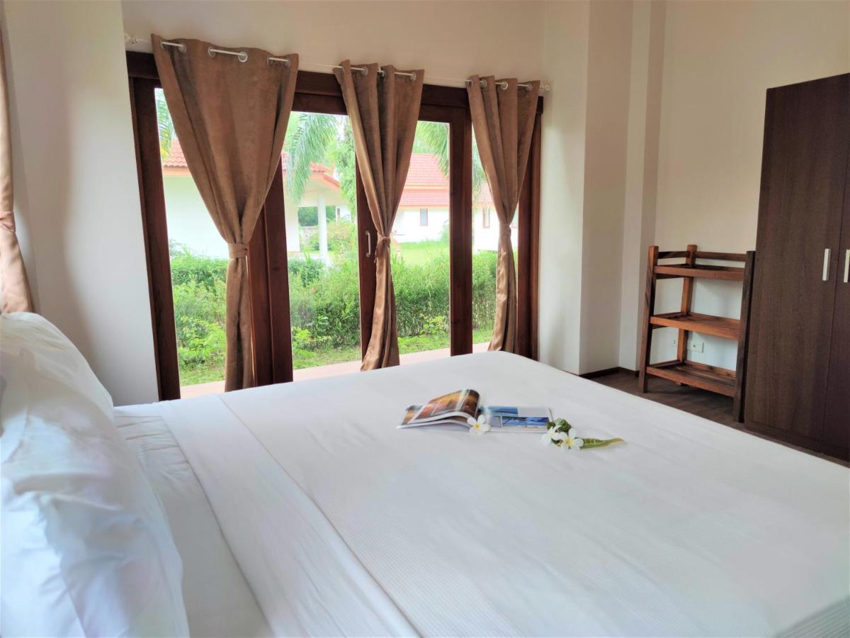 Armonia Village Resort And Spa Chumphon Exteriör bild