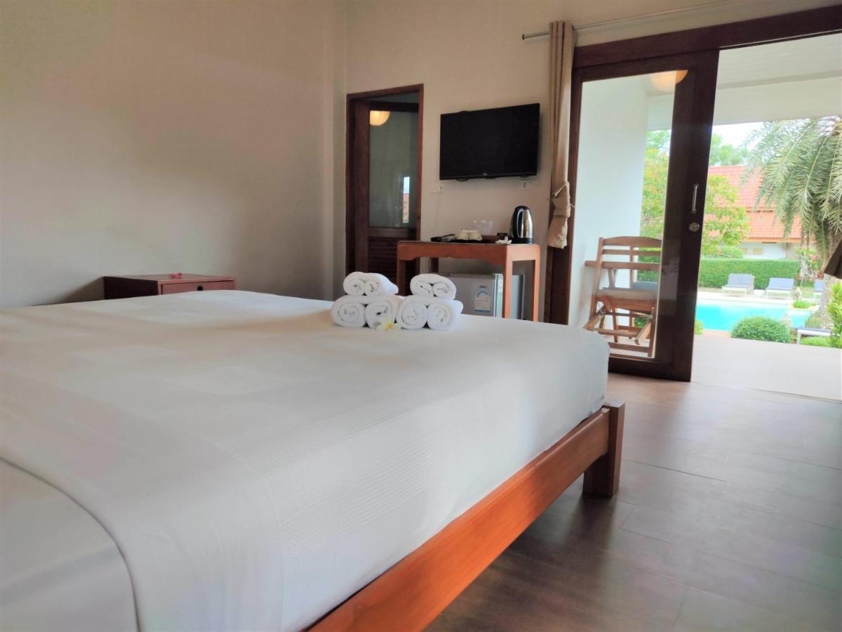 Armonia Village Resort And Spa Chumphon Exteriör bild