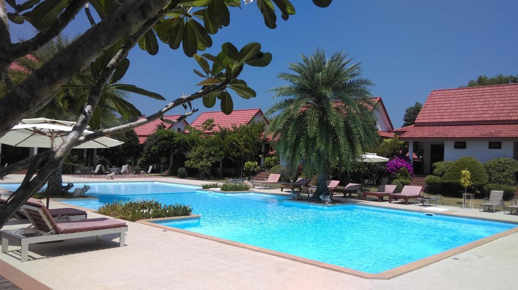 Armonia Village Resort And Spa Chumphon Exteriör bild