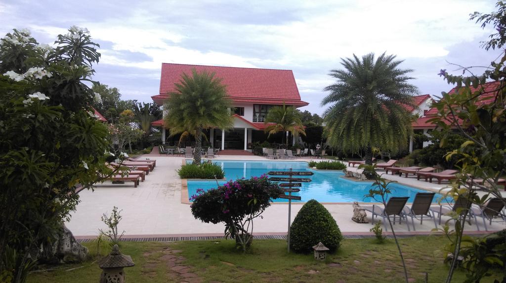 Armonia Village Resort And Spa Chumphon Exteriör bild