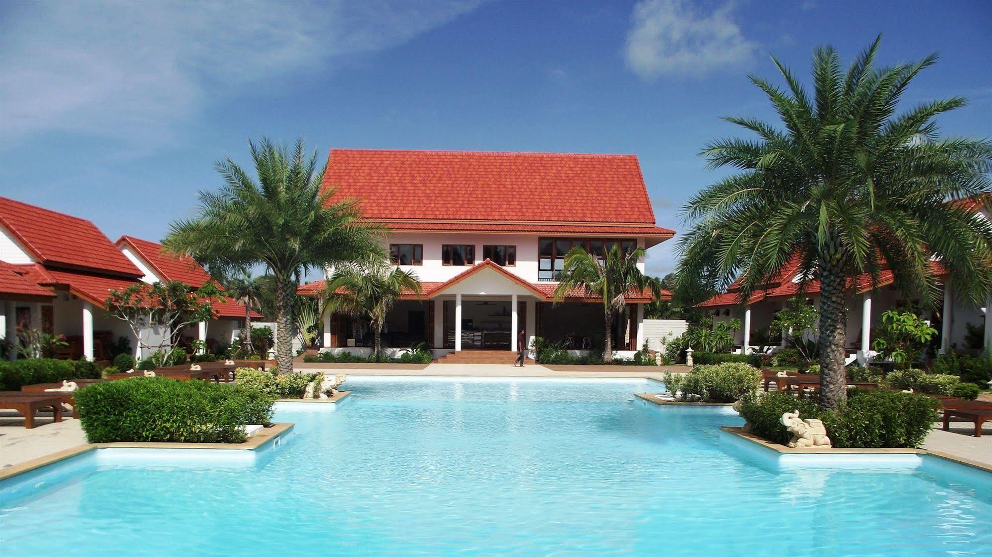 Armonia Village Resort And Spa Chumphon Exteriör bild