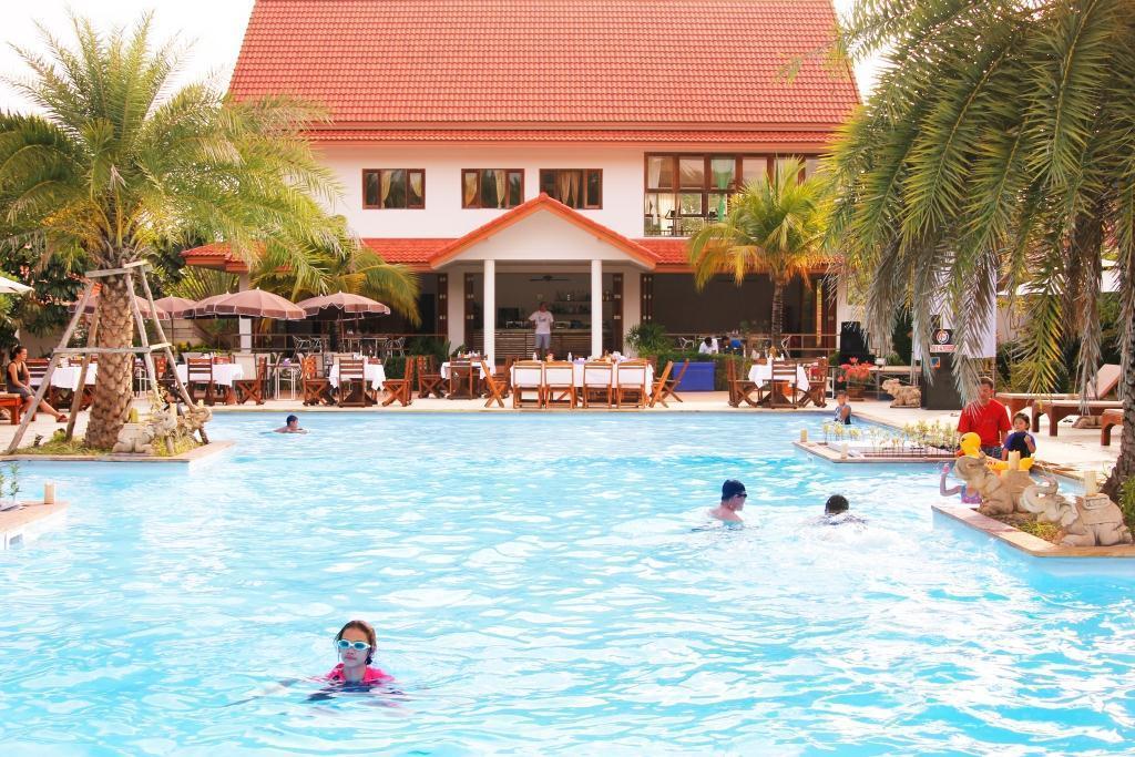 Armonia Village Resort And Spa Chumphon Exteriör bild