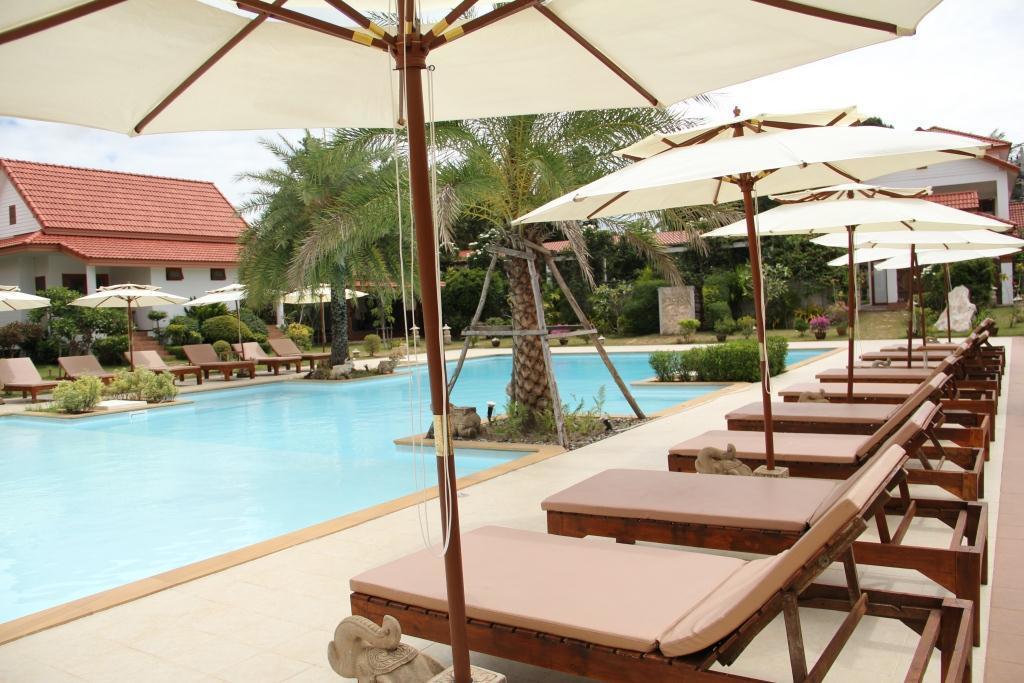 Armonia Village Resort And Spa Chumphon Exteriör bild